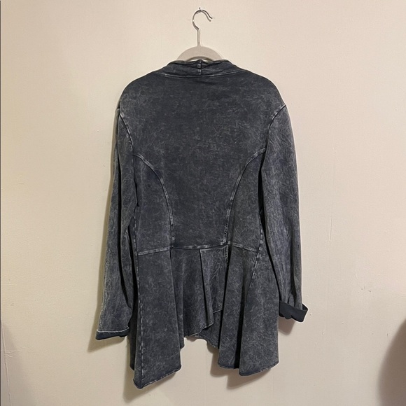 Testimony Los Angeles Stylish Gray washed stretch Open Front Cardigan - Picture 2 of 5